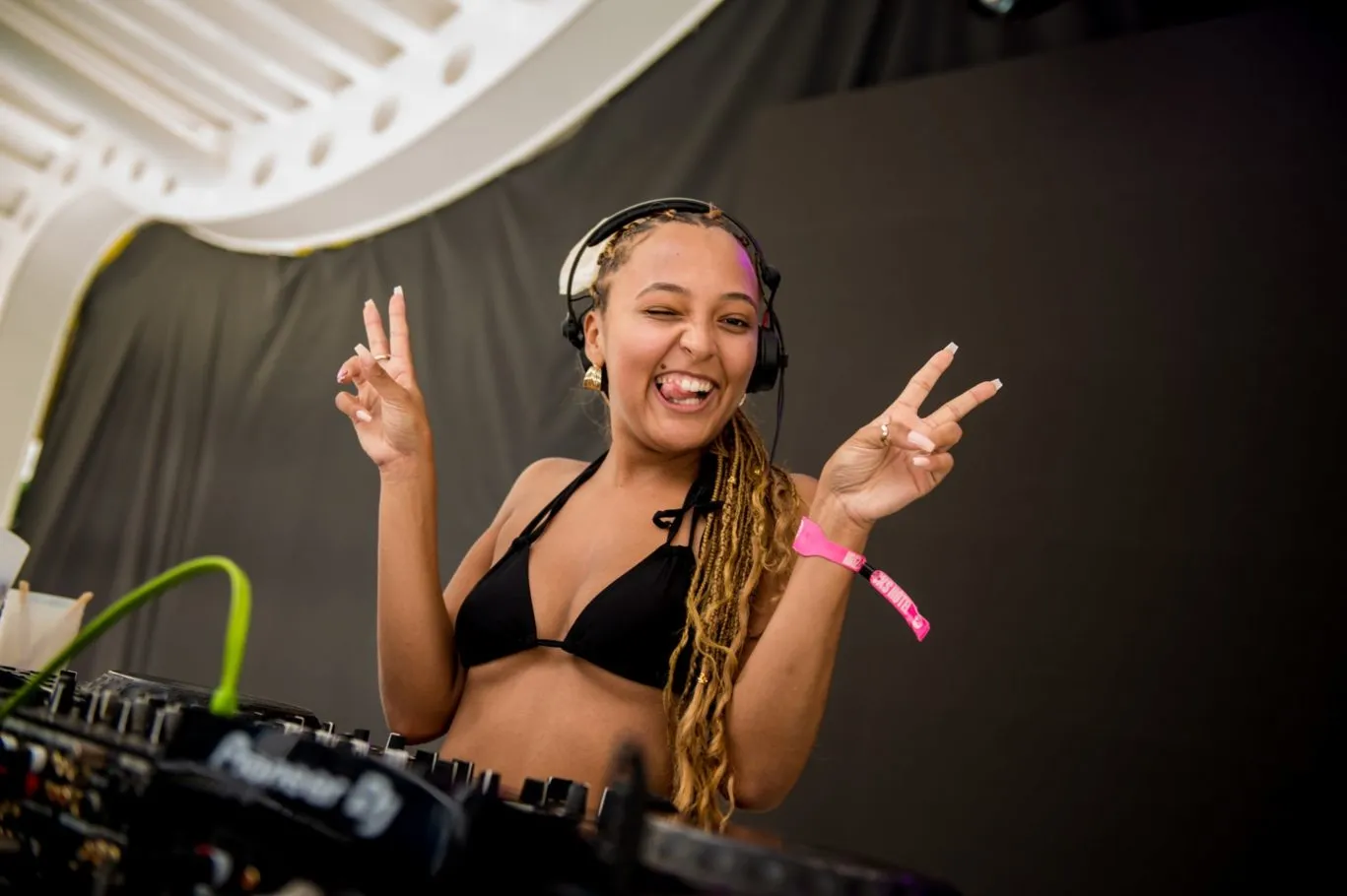 Khadejia Applebum Pool Party Ibiza Rocks