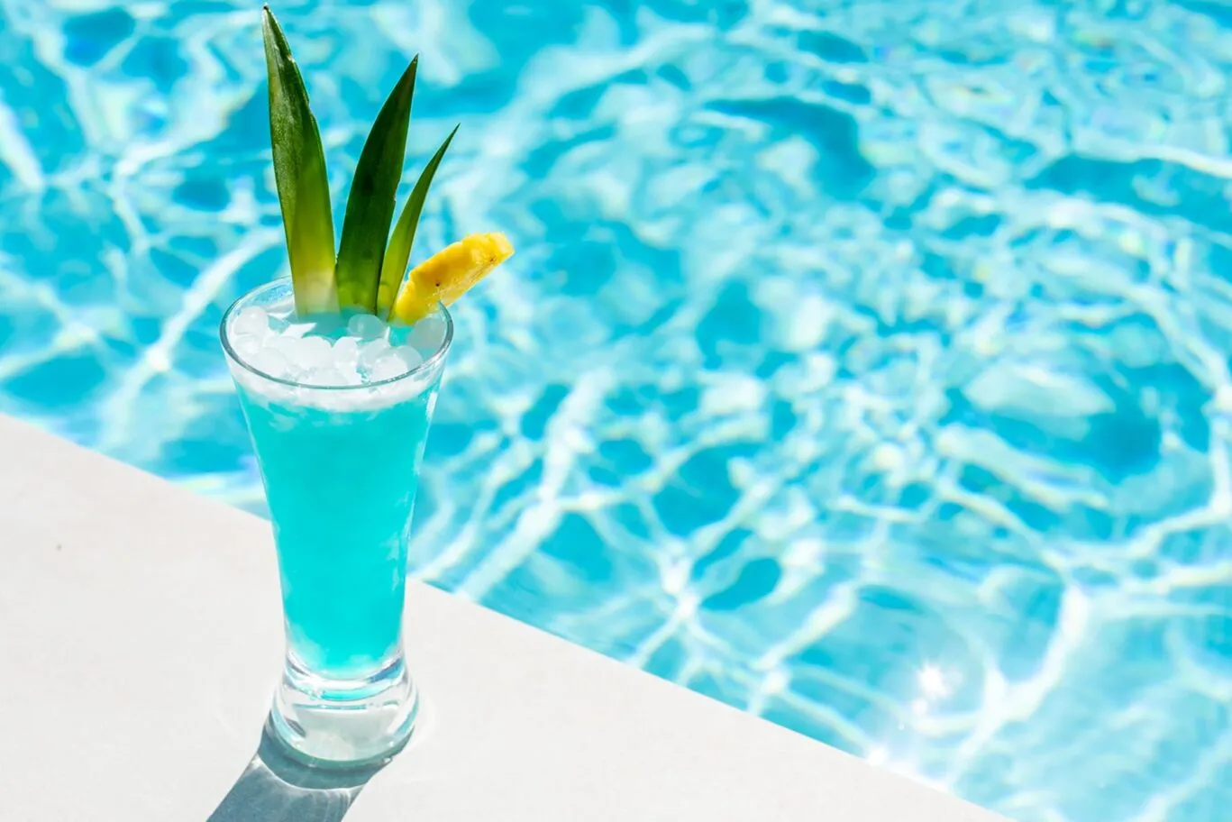 blue hawaiian cocktail at the chill out pool