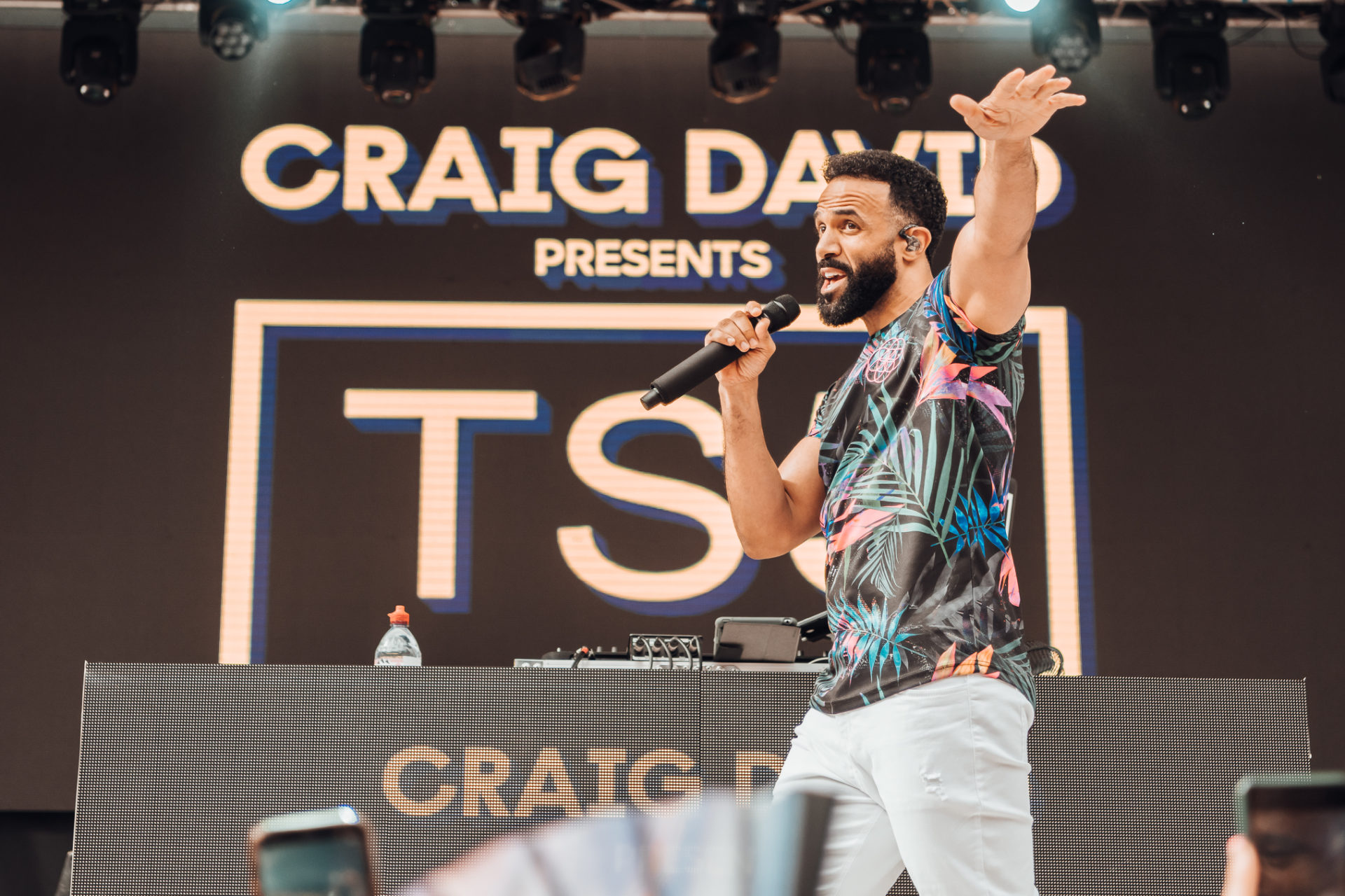 Craig David TS5 auf der Bühne Ibiza Rocks Hotel 2022 (5)