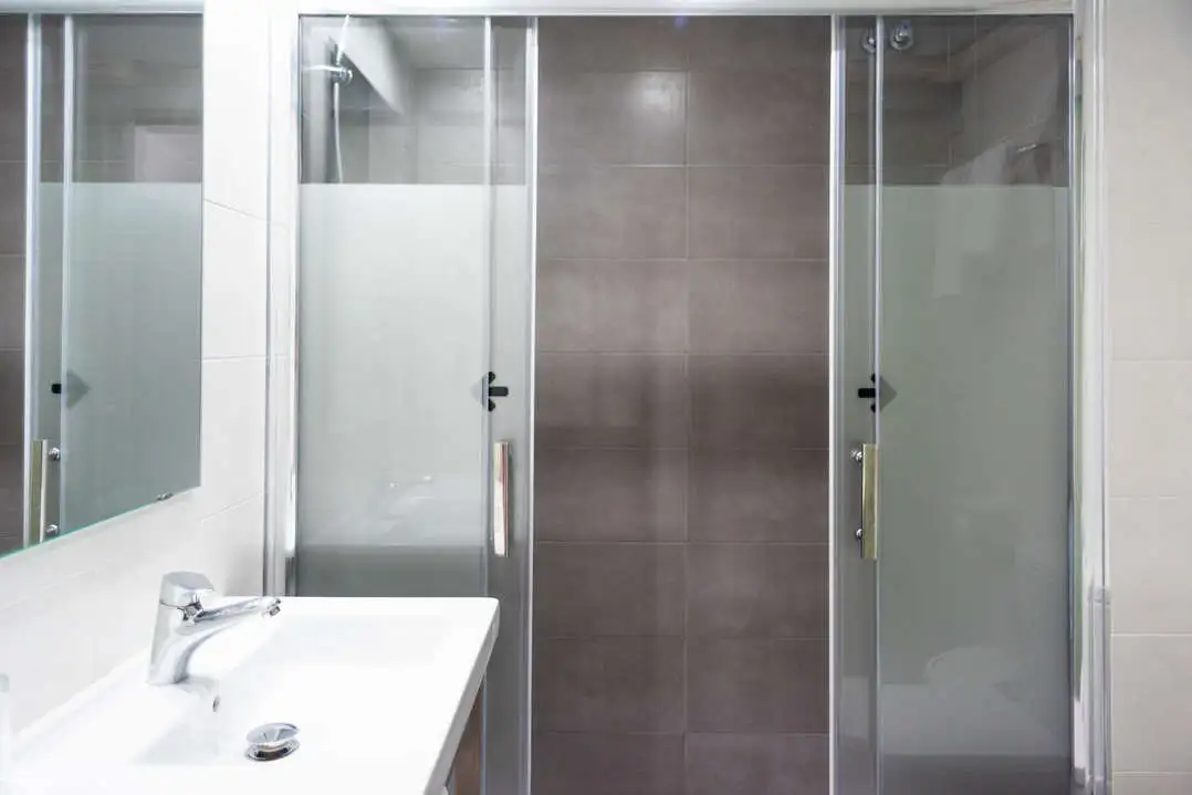 rocks room plus bathroom