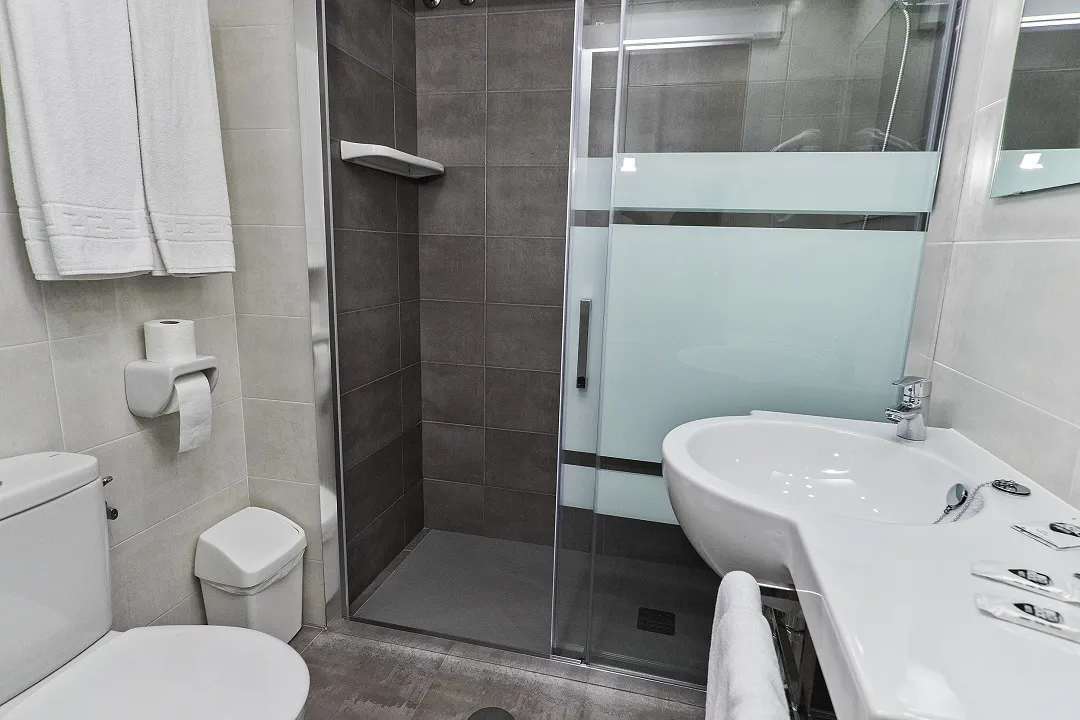 venue view room bathroom