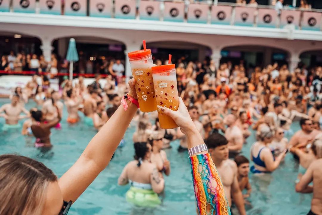 Southern Comfort Slushie Ibiza Rocks Pool