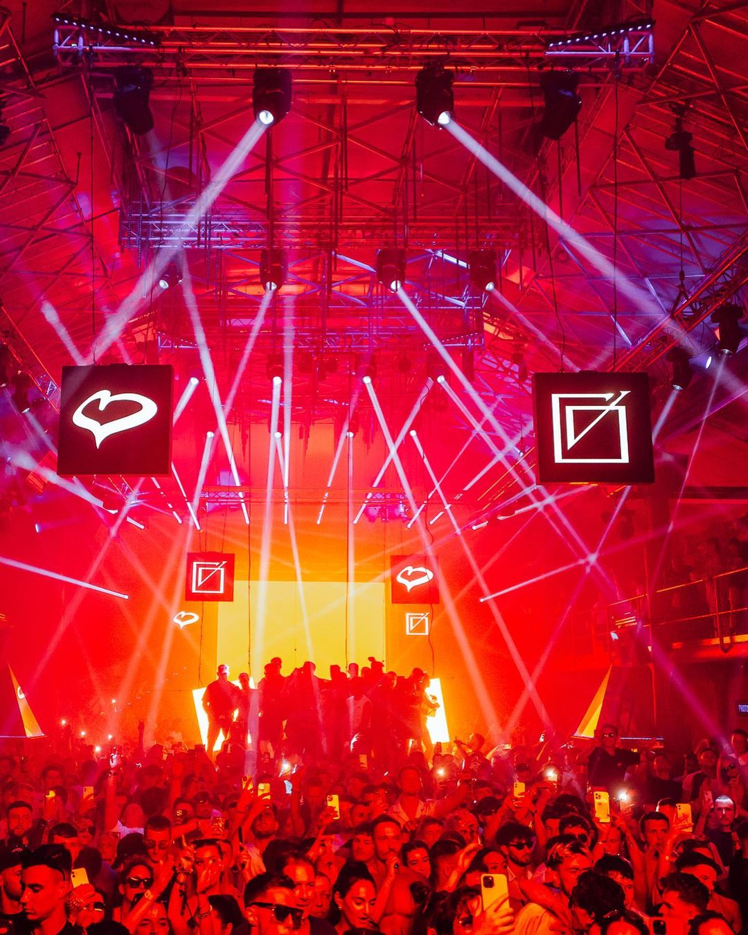 Sonny Fodera Gorgon City Amnesia Ibiza Closing Party 2022 (3)