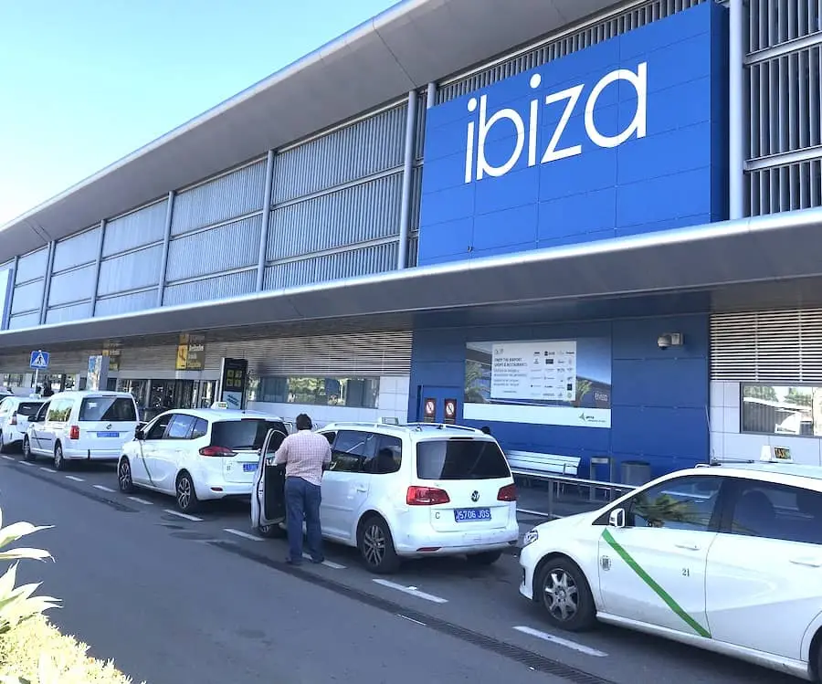 taxi ibiza 3 people