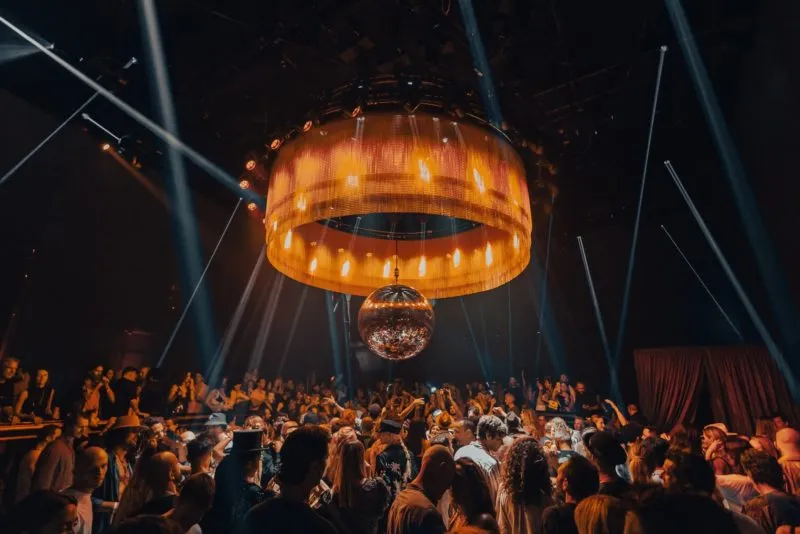 white-ibiza-clubs-club-chinois-2022-08-min