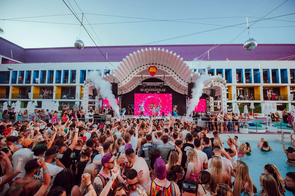 Opening__elliotyoungphoto-9913