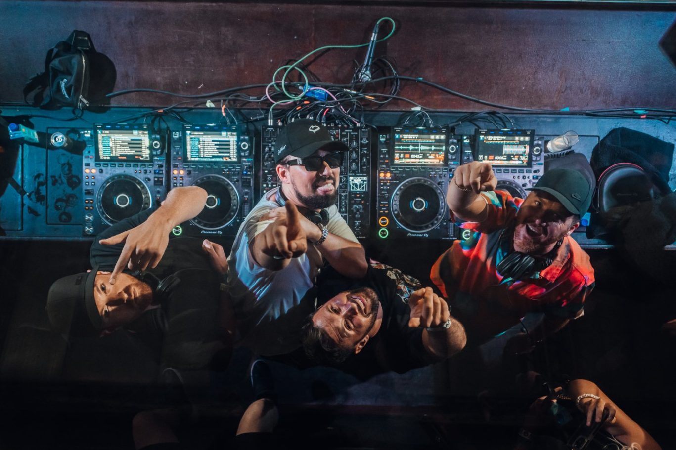 slideshow-1676989077