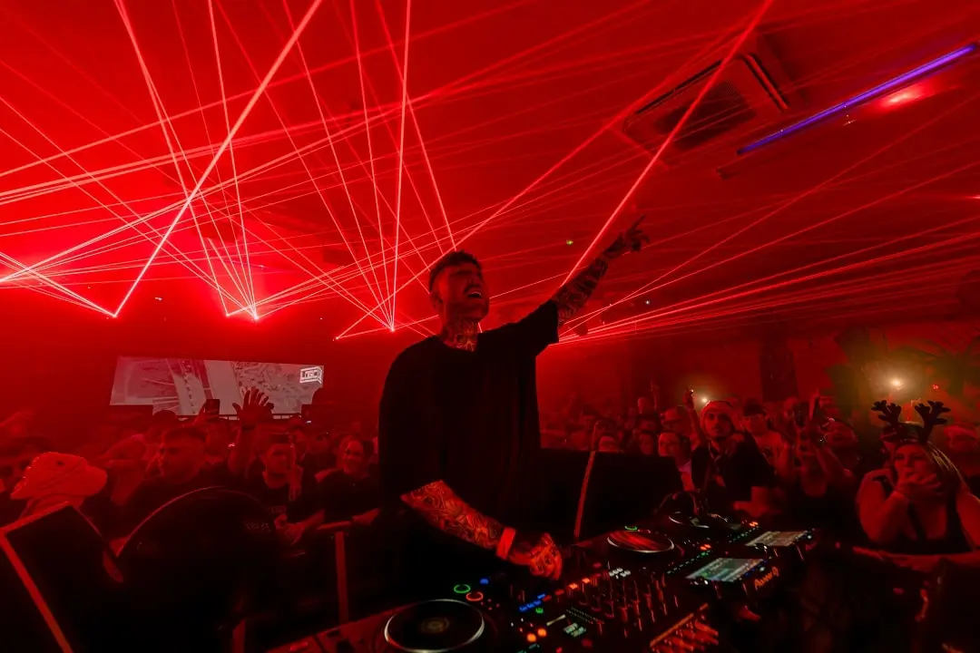 Ben Nicky Misfit (1)