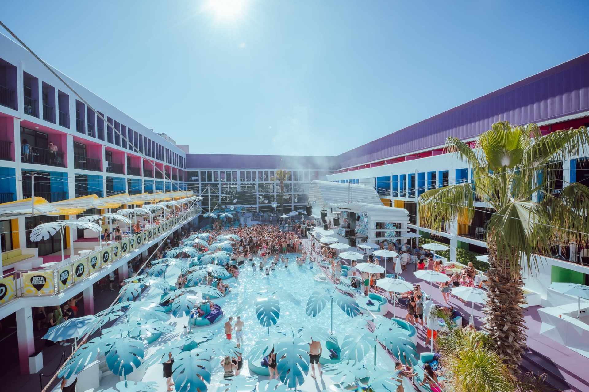 Flights Get the best price with SkyScanner Rocks