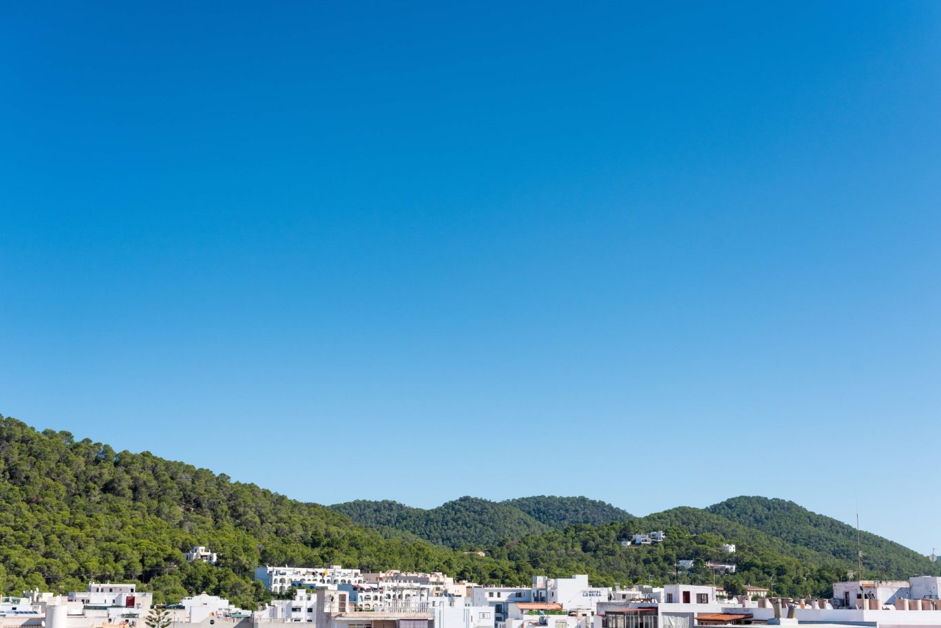 2 BEDROOM APARTMENT – ROOFTOP TERRACE VIEWS (2)