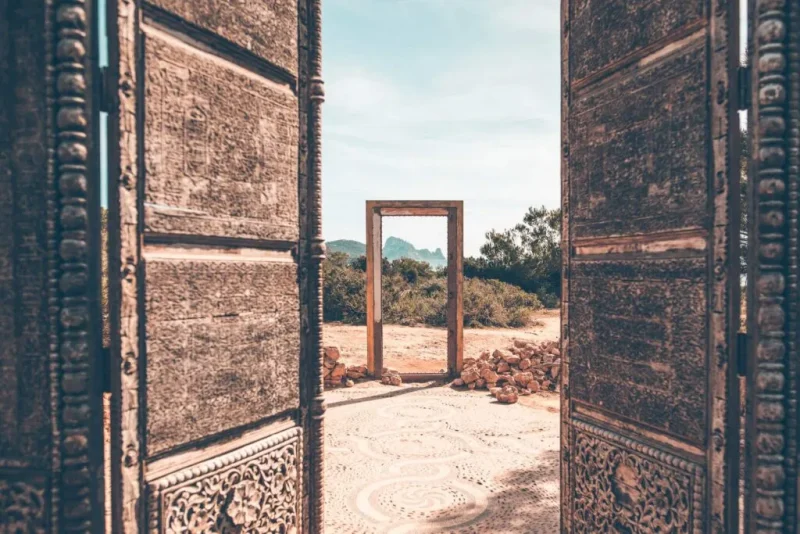 Ibiza-island-guide-doors-1024×683