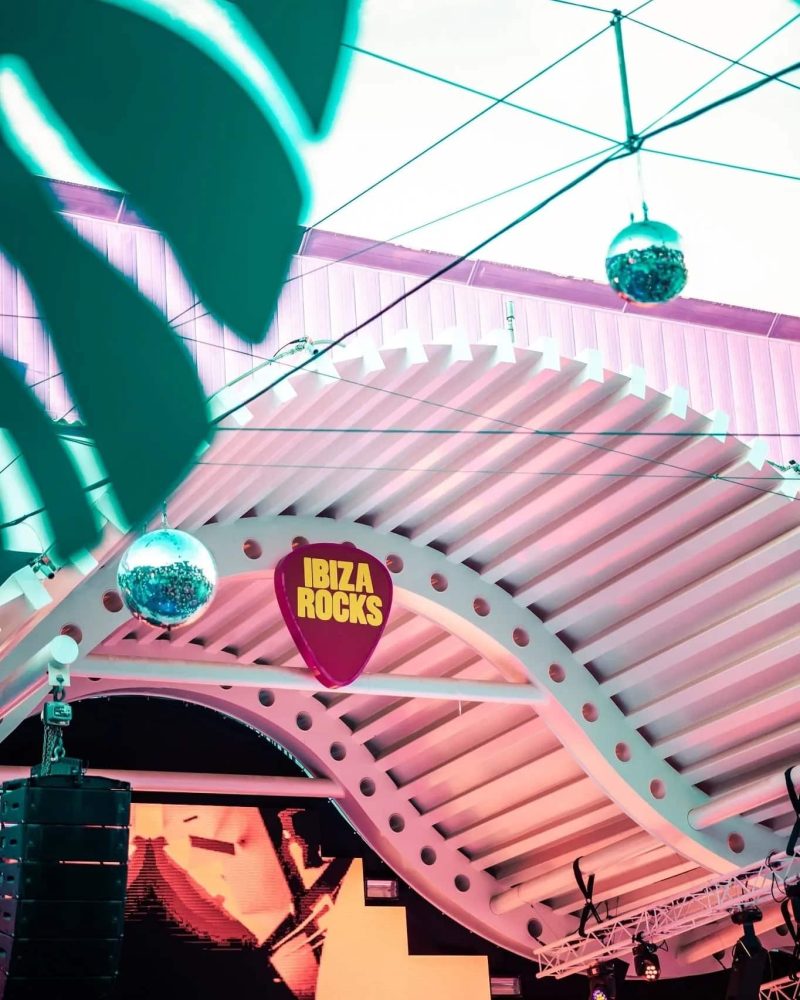 imgi_124_Abstract-Ibiza-Rocks-Stage-Plec-e1728394432992