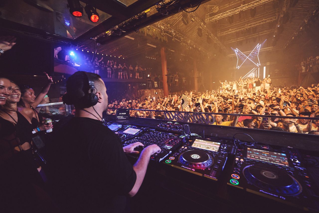 xr:d:DAFehS9gWws:100,j:5453130998689109707,t:23072616