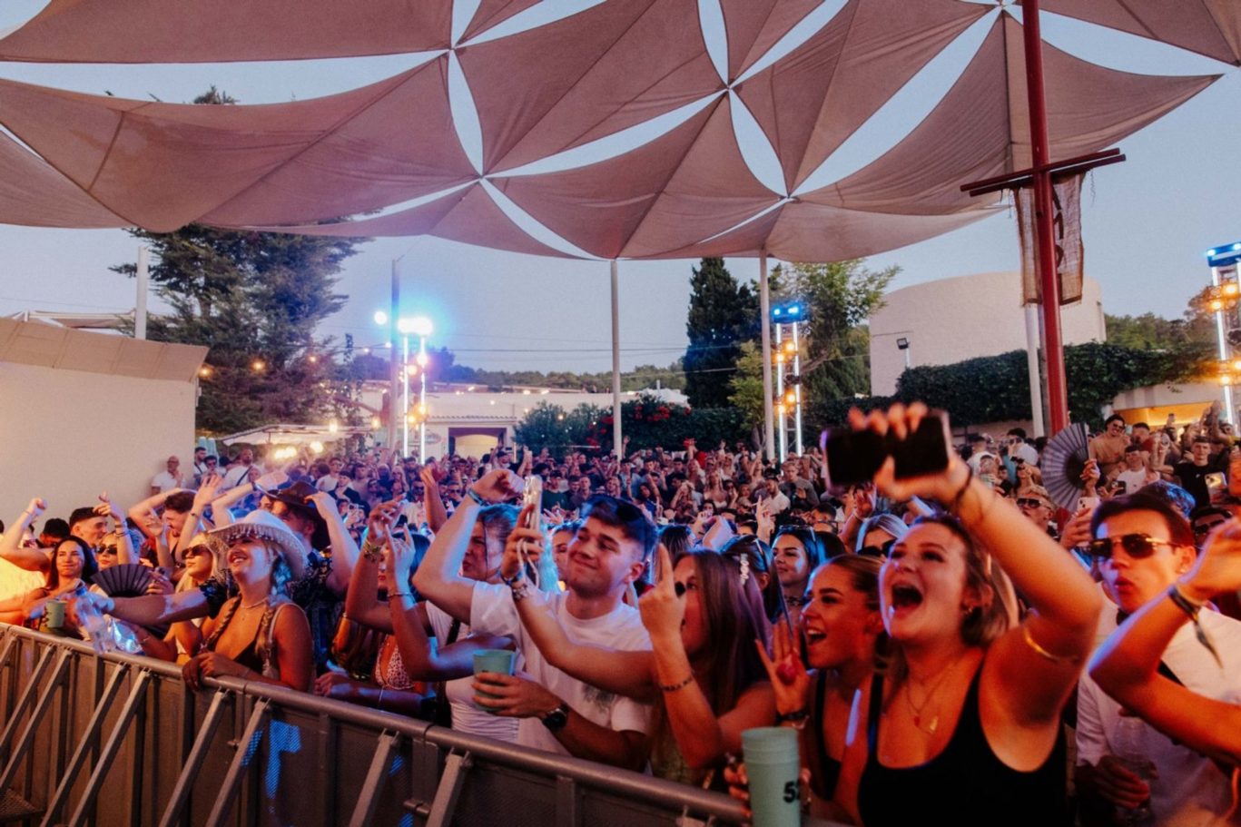 b093d8f729ed599f2308e83ecdff57d37c8c67f7-1500×1000