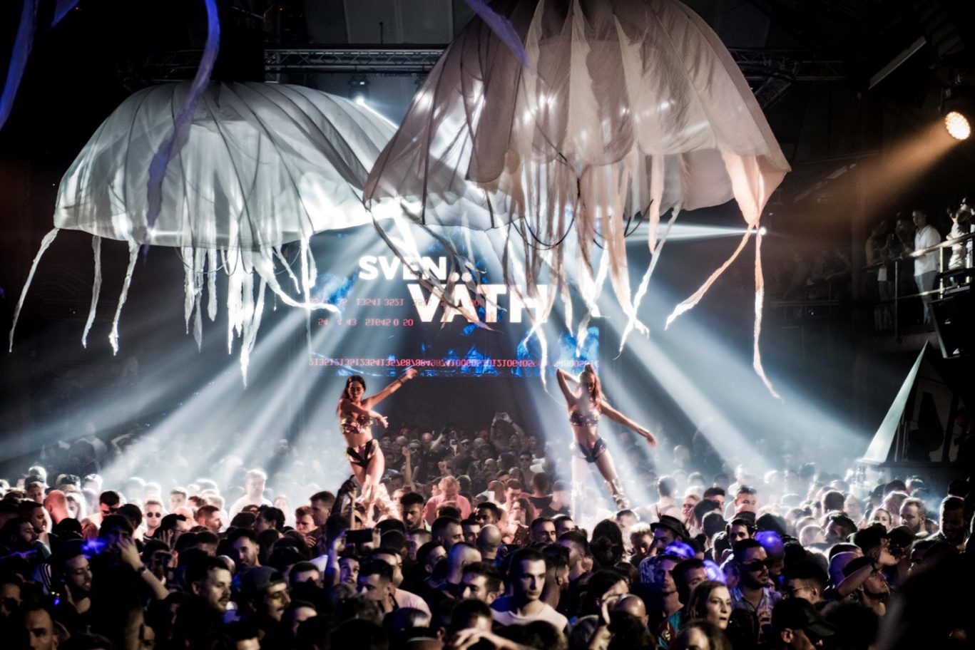 slideshow-1742833255