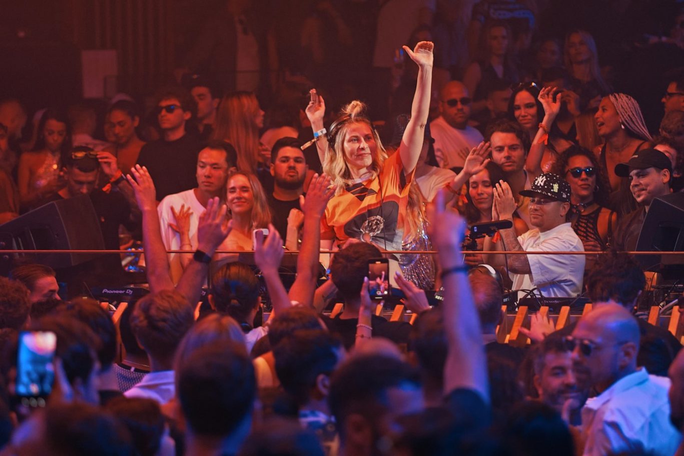 slideshow-1749389973_0